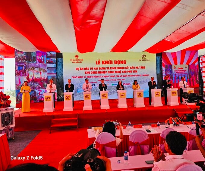 Lễ khởi động Dự án đầu tư xây dựng và kinh doanh kết cấu hạ tầng Khu công nghiệp công nghệ cao Phú Yên.