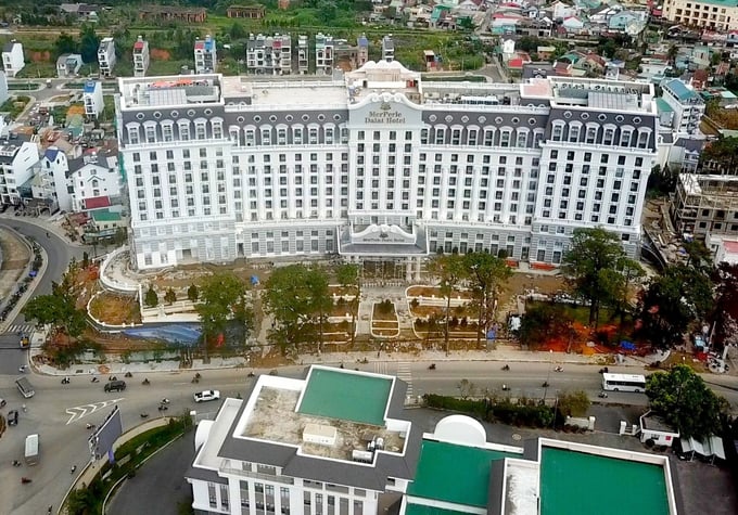 Chủ đầu tư dự án khách sạn Merperle Đà Lạt bị phong tỏa tài khoản