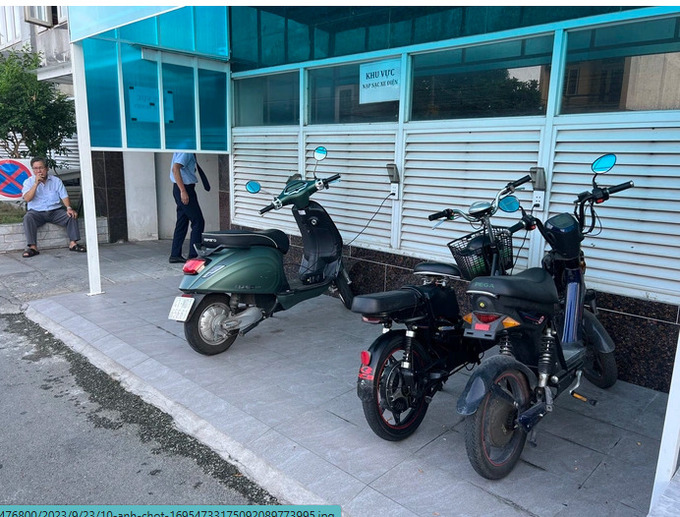 Đề xuất lắp công tơ riêng cho trạm sạc xe điện.