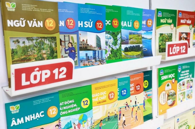 Bộ Chính trị: Năm 2030, học sinh phổ thông được cấp miễn phí sách giáo khoa.
