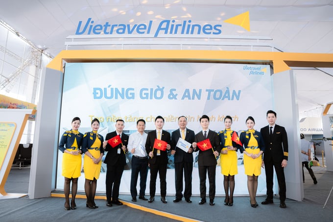 Vietravel Airlines chính thức khai trương gian trưng bày tại Triển lãm Thành tựu Đất nước.
