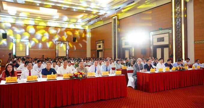 Quang cảnh Lễ kỉ niệm 35 năm thành lập và đón nhận Huân chương Độc lập hạng Ba của Công ty xăng dầu Quảng Trị.