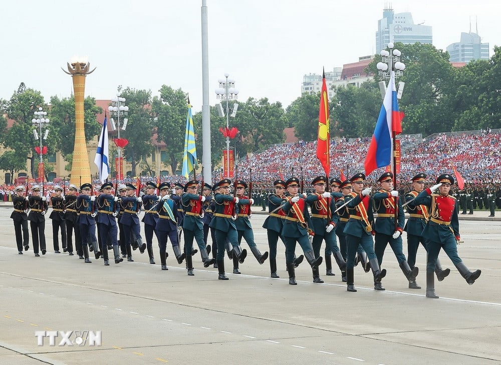 Sự kiện còn có sự tham gia của lực lượng diễu binh từ 4 quốc gia khách mời, chia thành 4 khối quân đội Trung Quốc, khối quân đội Nga, khối quân đội Lào và khối quân đội Campuchia.