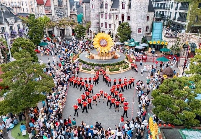 Sun World Ba Na Hills đón hàng nghìn lượt khách trong kỳ nghỉ lễ 2/9 (ảnh Thanh Sơn)