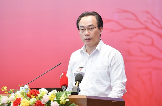 Thủ tướng Chính phủ điều động, bổ nhiệm ông Hoàng Minh Sơn, Thứ trưởng Bộ Giáo dục và Đào tạo giữ chức Chủ tịch Hội đồng, Giám đốc Đại học Quốc gia Hà Nội.