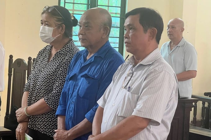 Các bị can tại phiên tòa hồi tháng 7.