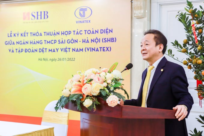 Phát biểu tại Lễ ký kết, ông Đỗ Quang Hiển – Chủ tịch HĐQT SHB khẳng định quyết tâm của 2 bên trong việc xây dựng quan hệ hợp tác chiến lược lâu dài, bền vững