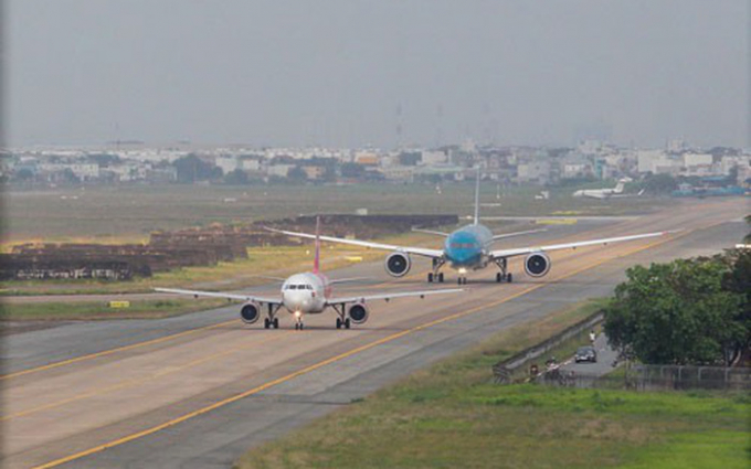 Đường băng sân bay Tân Sơn Nhất. Ảnh: Hoàng Triều