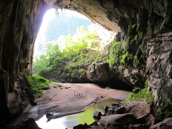 Hang Én - một trong những điểm thăm quan nổi tiếng trong rừng quốc gia Phong Nha - Kẽ Bàng.