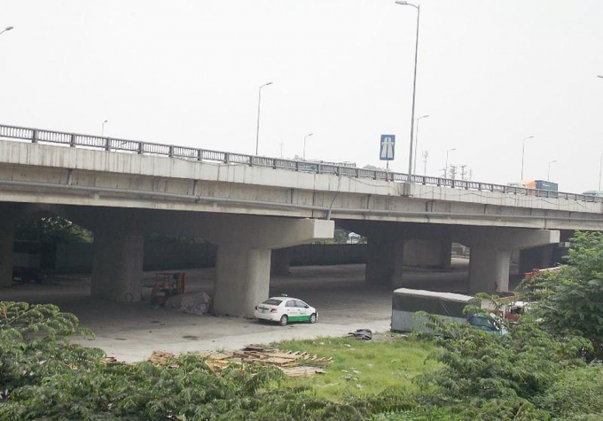 Các gầm cầu cạn có thể được phép tận dụng làm bãi trông giữ xe theo dự thảo luật giao thông sắp được trình quốc hội thông qua.