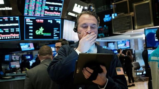 Chỉ số công nghiệp Dow Jones bất ngờ giảm điểm.