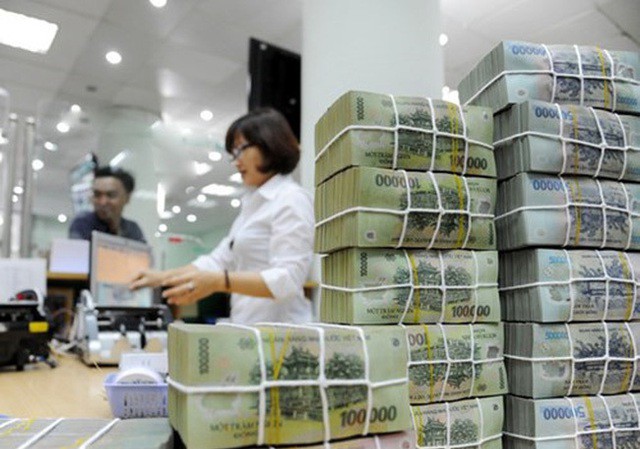 Tổng thu nội địa ngành thuế tỉnh Ninh Bình trong năm 2002 ước đạt 17.300 tỷ đồng