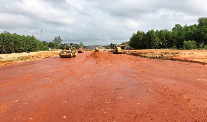 Dự án cao tốc Cam Lộ - La Sơn đang chậm tiến độ thi công so với kế hoạch