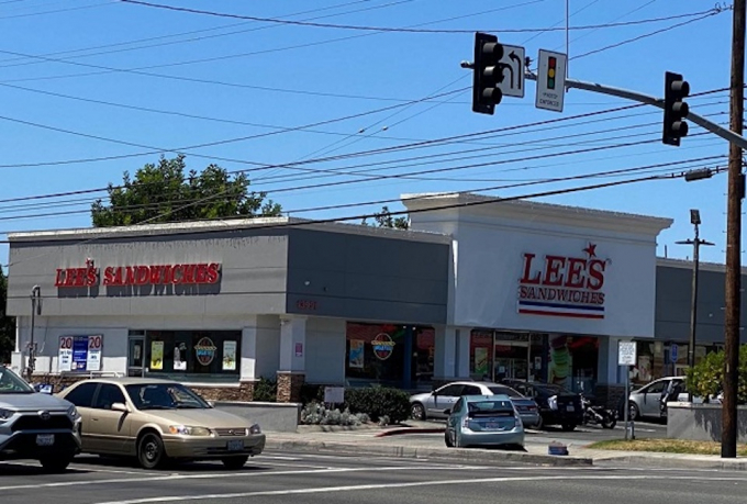 Một cửa hàng của thương hiệu Lee's Sandwiches tại California