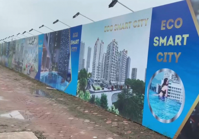 Dự án Eco Smart City Cổ Linh được quây tôn kín mít và chưa có hoạt động xây dựng