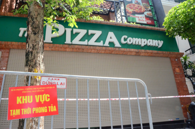Cửa hàng Pizza Company: số 30 Đoàn Trần Nghiệp, phường Nguyễn Du, quận Hai Bà Trưng bị phong tỏa
