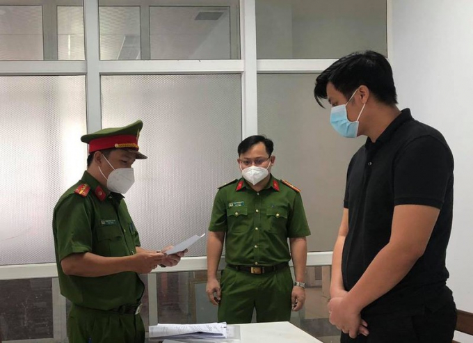 Nguyễn Lâm Mạnh tại cơ quan công an. Ảnh: Công an cung cấp
