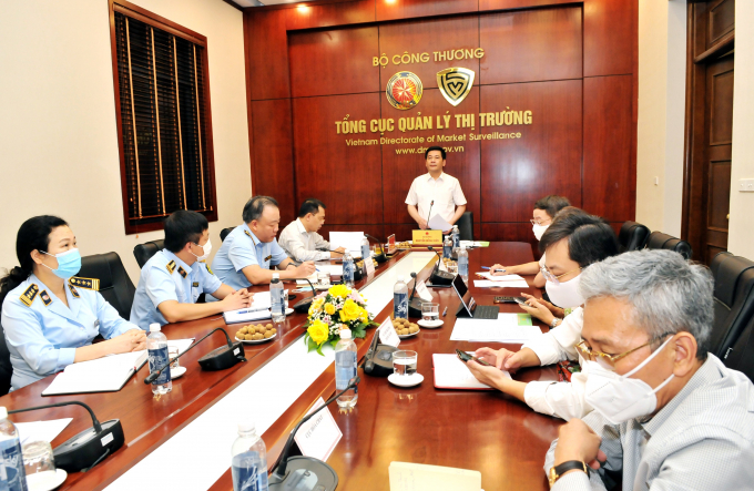 Bộ trưởng Nguyễn Hồng Diên chủ trì cuộc họp với Tổng cục QLTT và 63 Cục QLTT địa phương