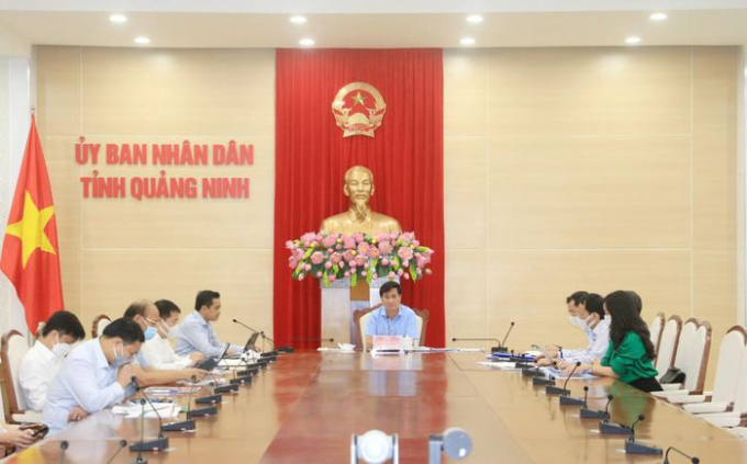 Đồng chí Nguyễn Tường Văn, Chủ tịch UBND tỉnh, chủ trì cuộc họp với các đối tác FDI.