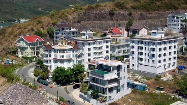 Tiến hành cưỡng chế các biệt thự xây dựng sai phép tại dự án biệt thự cao cấp Ocean View Nha Trang.