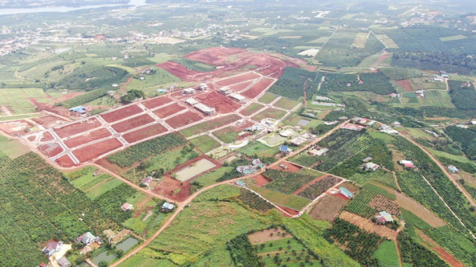 UBND tỉnh Lâm Đồng yêu cầu các huyện kiểm tra, rà soát lại toàn bộ diện tích đất các hộ hiến, trả lại đất để mở đường.