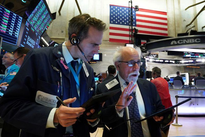 Căng thẳng vũ trang với Iran khiến giá cổ phiếu Mỹ giảm mạnh. Ảnh: Reuters.