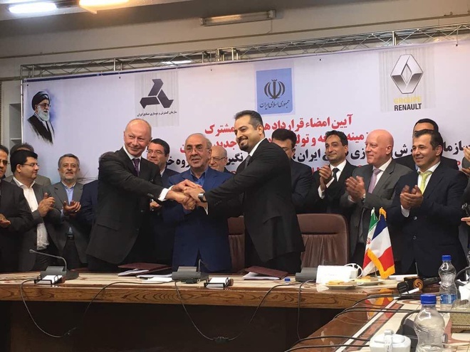 Renault ký thỏa thuận thành lập liên doanh với Idro và NH Group năm 2017 với hy vọng mở rộng hoạt động tại Iran. Ảnh: Renault.