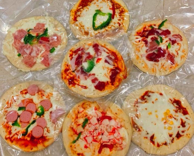 Pizza giá siêu rẻ được rao bán tràn ngập trên mạng xã hội