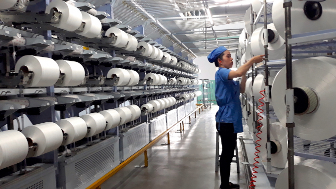 Đại diện ngành sản xuất trong nước cáo buộc lượng sợi filament nhập khẩu từ Trung Quốc, Ấn Độ, Indonesia và Malaysia tăng mạnh khiến doanh nghiệp nội địa bị thiệt hại