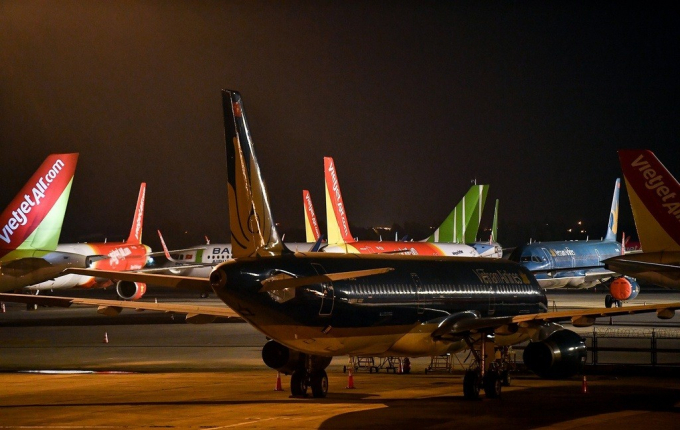 Việt Nam hiện có 5 hãng được cấp giấy phép kinh doanh vận chuyển hàng không là Vietnam Airlines, Jetstar Pacific, Vasco, Vietjet và Bamboo Airways