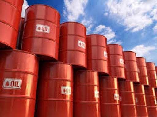 Giá dầu tăng vọt hơn 8% lên cao nhất 2 tháng