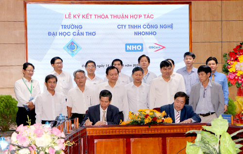 Trường Đại học Cần Thơ tổ chức Lễ ký kết biên bản ghi nhớ hợp tác với Công ty TNHH Công nghệ NHONHO nhằm triển khai các hoạt động hợp tác trong đào tạo, nghiên cứu...