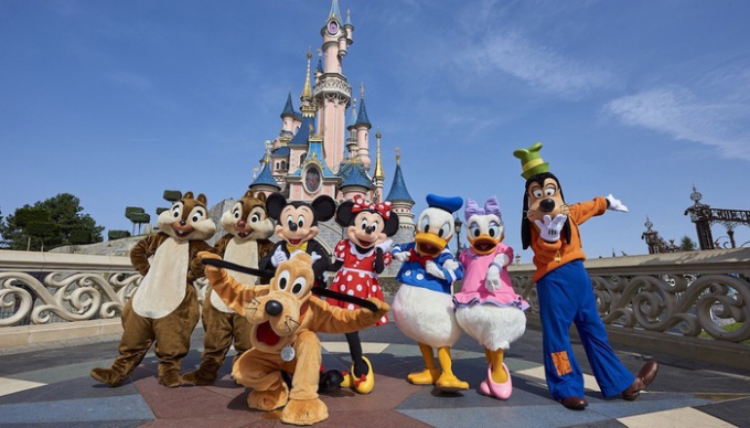 Disney tiếp tục sa thải 32.000 nhân viên vì dịch Covid-19
