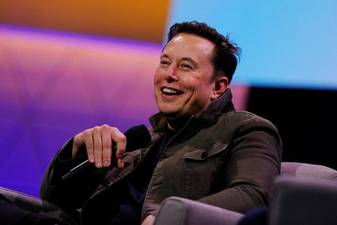 Elon Musk hiện sở hữu tài sản trăm tỷ USD. Ảnh: Reuters