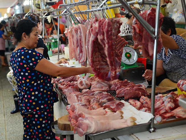 Quản lý chặt nguồn cung thịt lợn phục vụ Tết