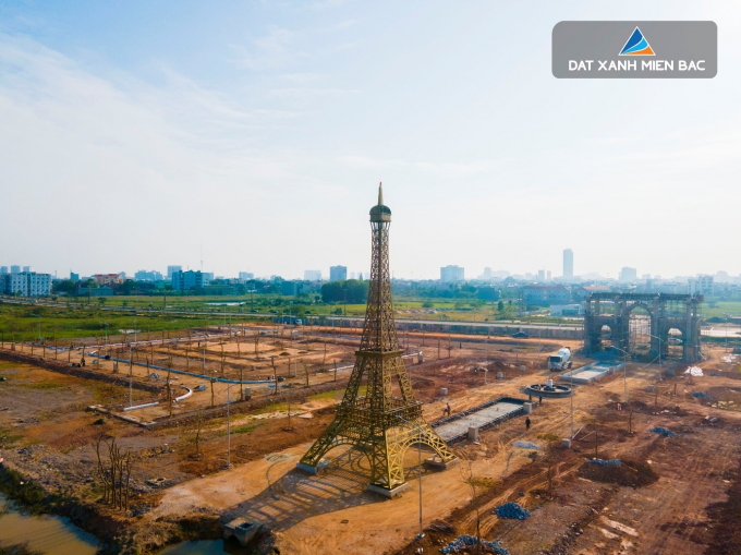Tháp Eiffel được hoàn thiện từ tháng 10/2020