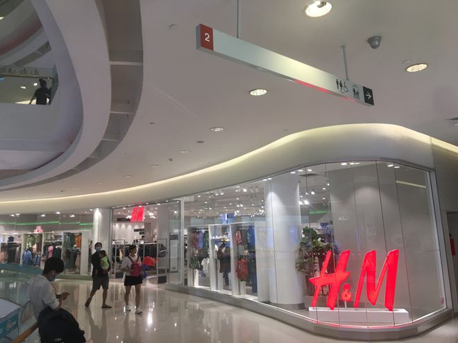 H&M đối diện với làn sóng tẩy chay mạnh mẽ trên cộng đồng mạng 