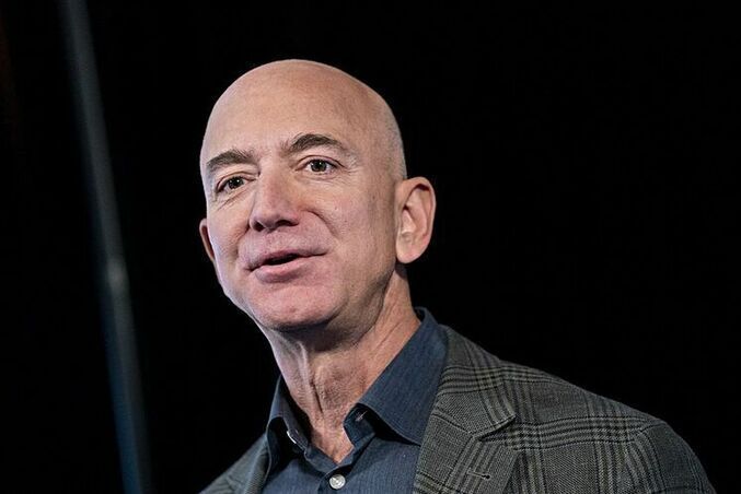Ông chủ Amazon Jeff Bezos hiện là người giàu nhất thế giới. Ảnh: Bloomberg