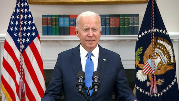 Tổng thống Mỹ Joe Biden phát biểu mà không đeo khẩu trang tại Nhà Trắng ngày 13/5, sau khi CDC thông báo hướng dẫn mới - Ảnh: ABC