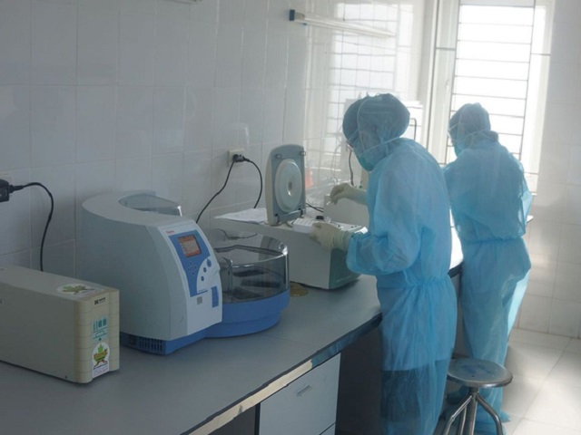 Hệ thống máy xét nghiệm virus SARS-CoV-2 tại Trung tâm Kiểm soát Bệnh tật tỉnh Thanh Hóa