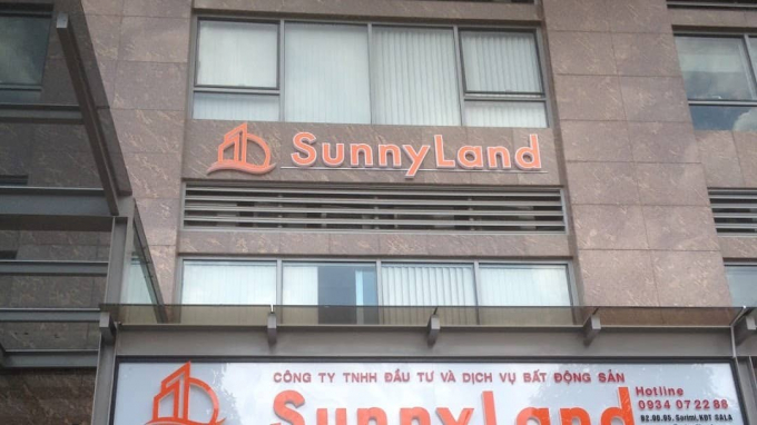 Có nhân viên môi giới còn giới thiệu mình đến từ Công ty TNHH Đầu tư và Dịch vụ Bất động sản Sunny Land để quảng cáo bán dự án Sky D5 cho khách hàng.