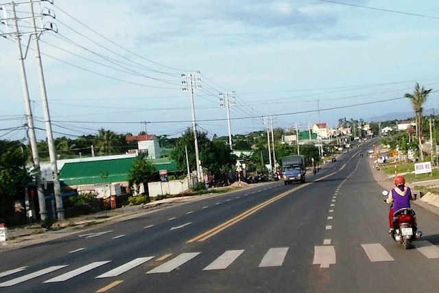 Quốc lộ 26 hiện là tuyến đường bộ duy nhất kết nối Đắk Lăk ra cảng biển Nam Trung Bộ.