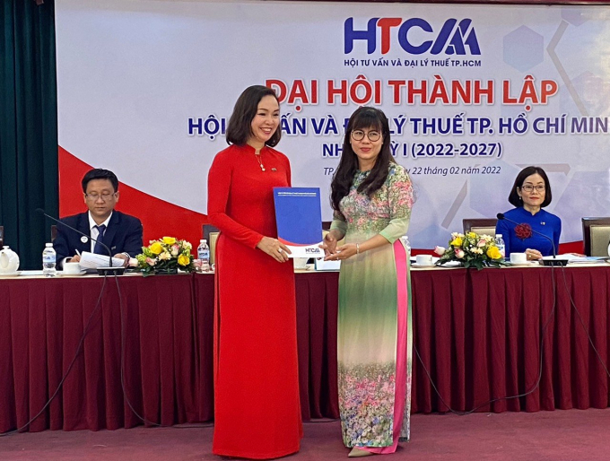 Bà Lê Thị Thu Hương, nguyên Phó cục trưởng Cục Thuế TP.HCM, làm Chủ tịch hội.