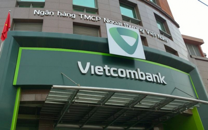 Giá cổ phiếu VCB tăng cao, Phó Tổng giám đốc và vợ liên tiếp muốn thoái bớt vốn tại Vietcombank
