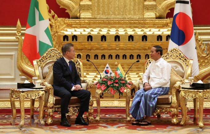 Hợp tác kinh tế Myanmar-Hàn Quốc: Với quan hệ ngoại giao chặt chẽ cùng sự hợp tác kinh tế đầy tiềm năng, Myanmar và Hàn Quốc đang làm việc chung để đưa nền kinh tế Myanmar phát triển mạnh mẽ. Hãy cùng tìm hiểu về những dự án phát triển và cơ hội hợp tác kinh tế giữa hai nước này khi đến Myanmar.