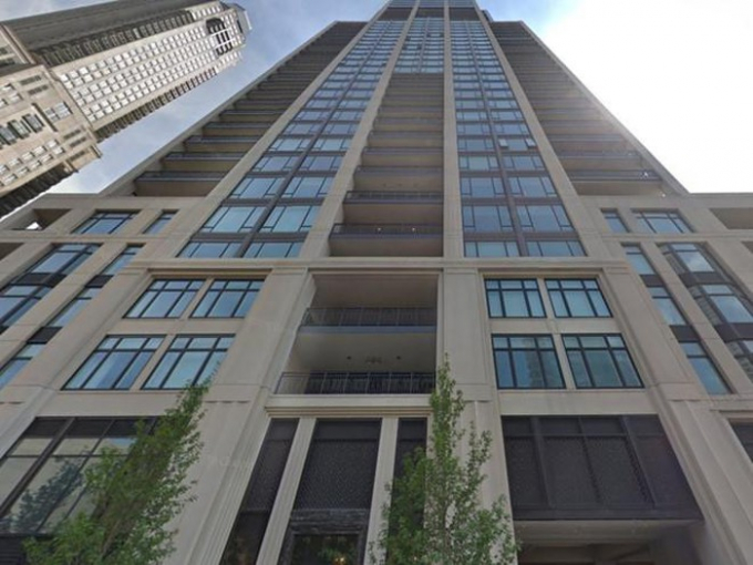 Ken Griffin cũng nắm giữ kỷ lục về giá bất động sản tại thành phố Chicago (Illinois, Mỹ). Theo Chicago Tribune, ông đã mua 4 tầng, từ tầng 35 đến tầng 38 tại tòa cao ốc chung cư xa xỉ No.9 Walton với giá 58,75 triệu USD. Ảnh: Google Street View.