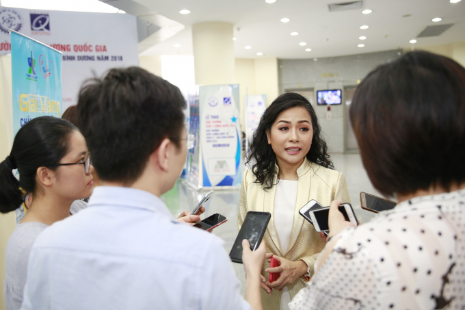 Trả lời báo chí, bà Trần Uyên Phương cho biết qua 25 năm phát triển, Tân Hiệp Phát hiện có hơn 2.500 đối tác trong và ngoài nước với số lượng lao động làm việc trong các doanh nghiệp này lên tới hơn 100.000 người”.