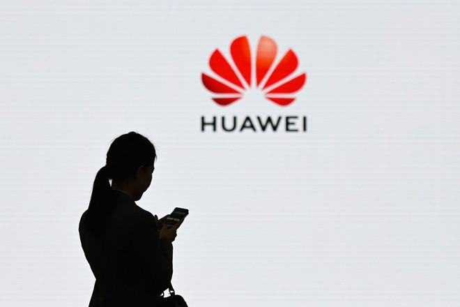 Huawei thừa nhận lệnh cấm vận của Mỹ đang gây nhiều khó khăn cho công ty này. Ảnh: AFP.