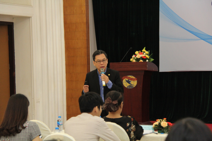 Ông Trần Hoài Phương, Phó Giám đốc khối khách hàng doanh nghiệp, Ngân hàng HDBank trình bày tham luận