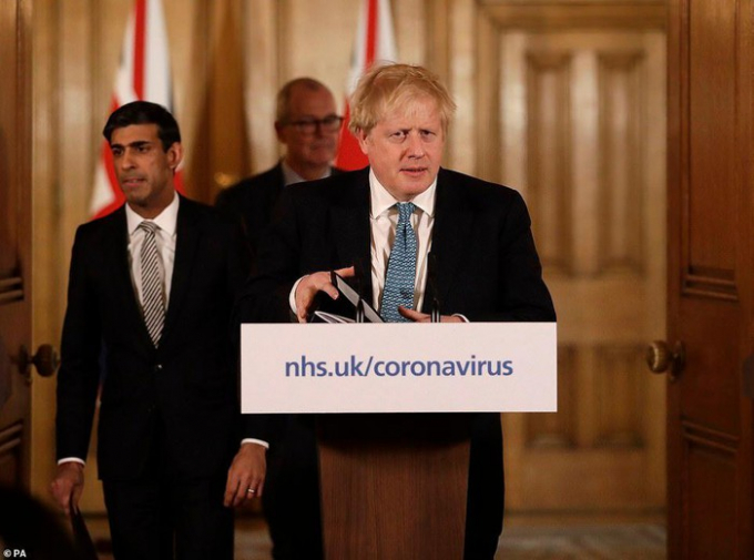 Thủ tướng Anh Boris Johnson đề xuất trả thu nhập cơ bản hàng tuần cho mỗi người dân nước này để bảo đảm đời sống trong tình hình khủng hoảng vì dịch bệnh. Ảnh: PA